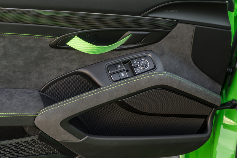 Illustration for article titled Put These Very Good 2019 Porsche 911 GT3 RS Photos In Your Life